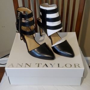 Ann Taylor Sienna Triple Strap Leather SH